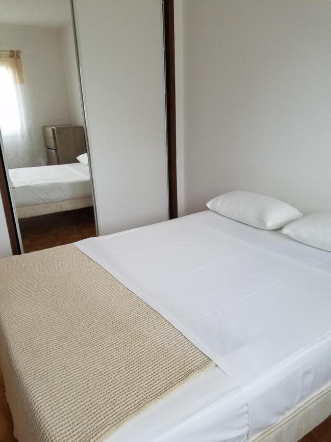 Chambres D Hotes A 20 Pas De La Plage Люссиана Экстерьер фото