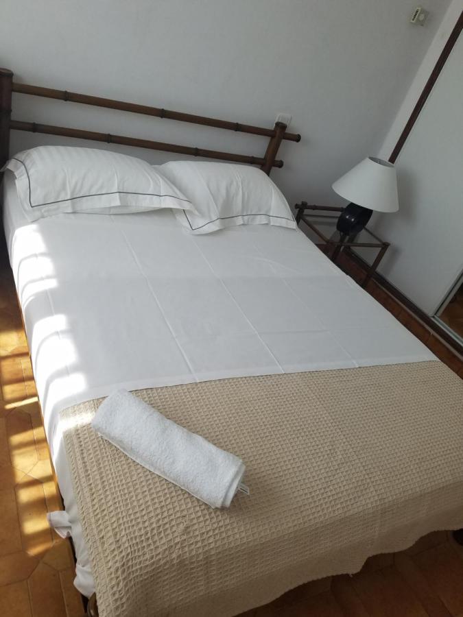 Chambres D Hotes A 20 Pas De La Plage Люссиана Экстерьер фото