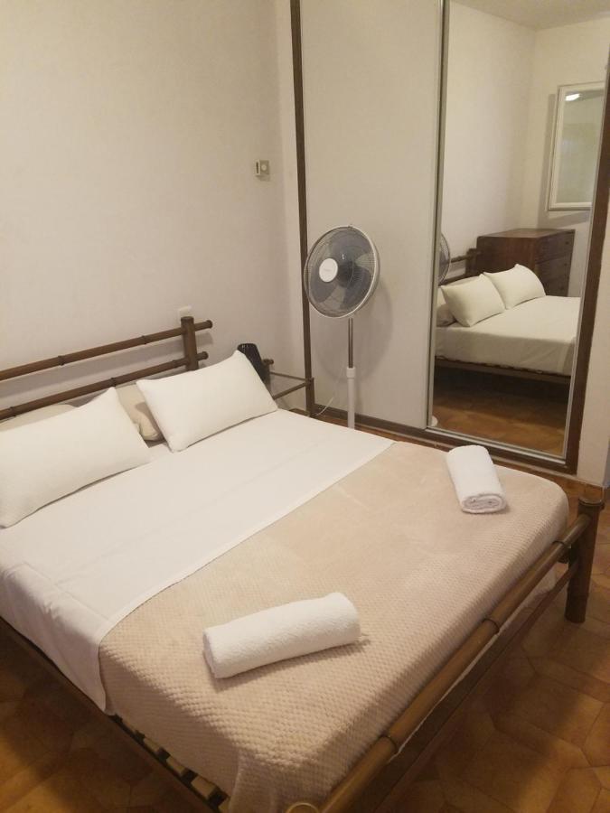 Chambres D Hotes A 20 Pas De La Plage Люссиана Экстерьер фото